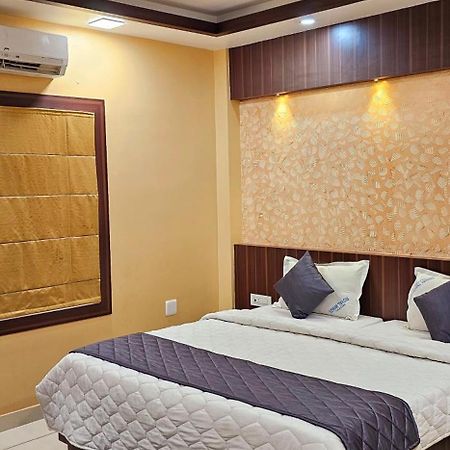 Hotel Royal Wings Elur Exterior photo
