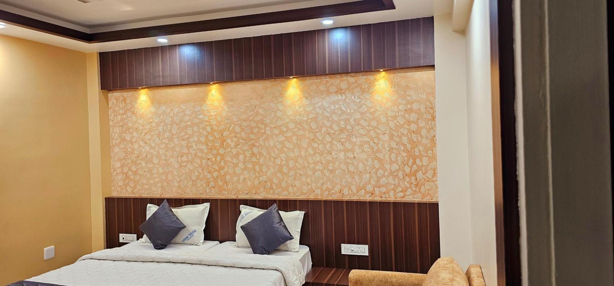 Hotel Royal Wings Elur Exterior photo